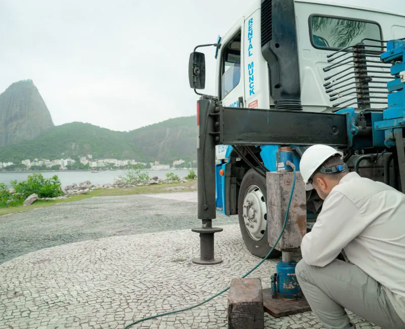 Ensaio de placa realizado em área de arquibancada para o evento Saíl GP, no Rio de Janeiro